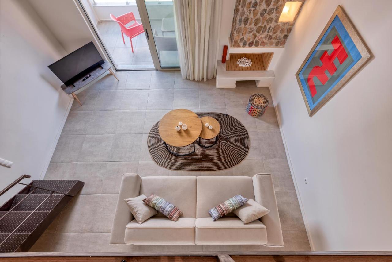Saronis Suites Saronida ภายนอก รูปภาพ