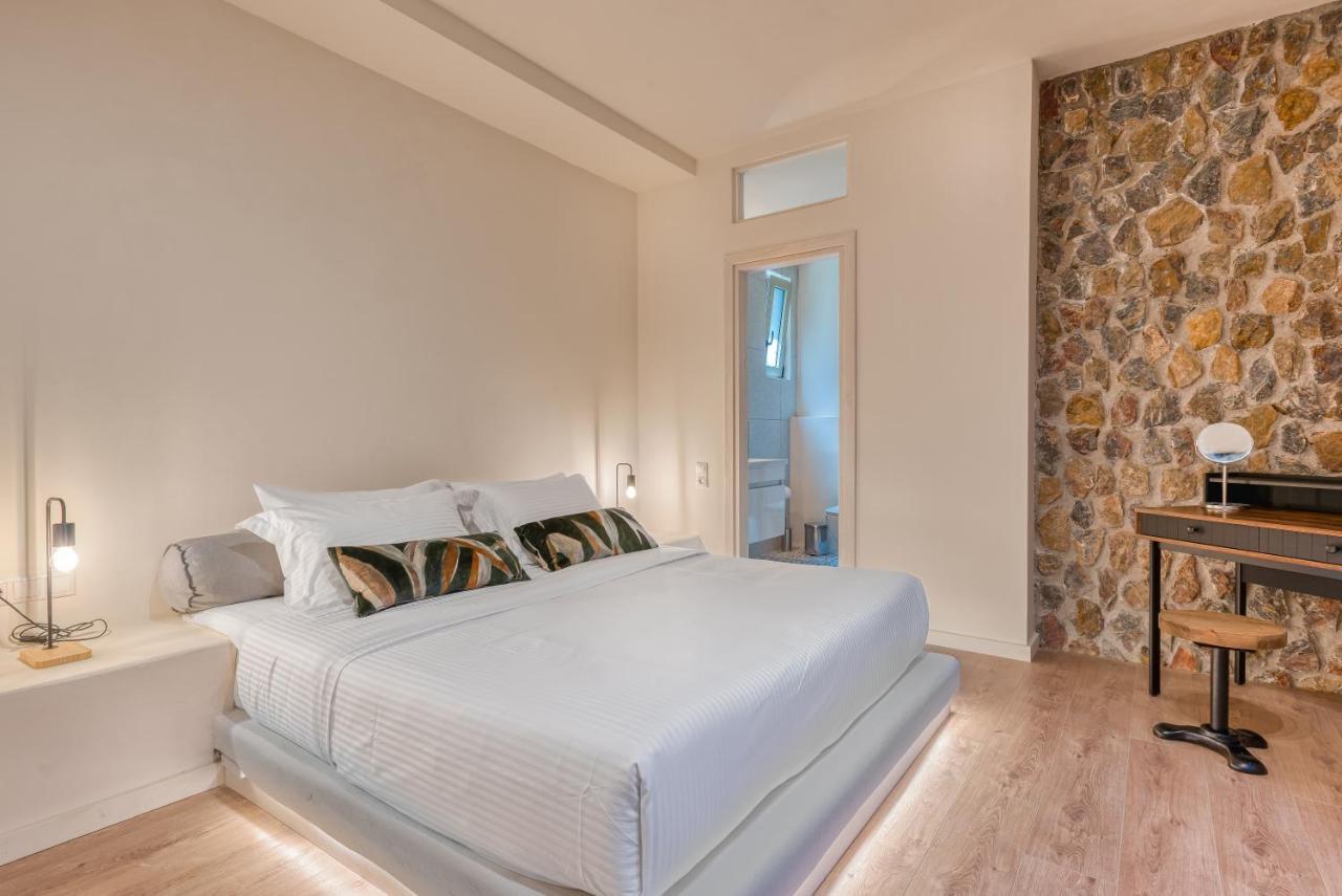 Saronis Suites Saronida ภายนอก รูปภาพ