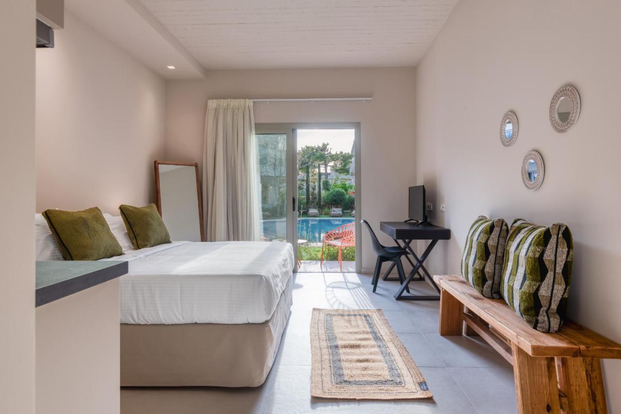Saronis Suites Saronida ภายนอก รูปภาพ