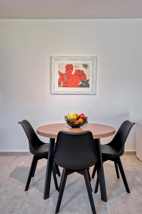 Saronis Suites Saronida ภายนอก รูปภาพ