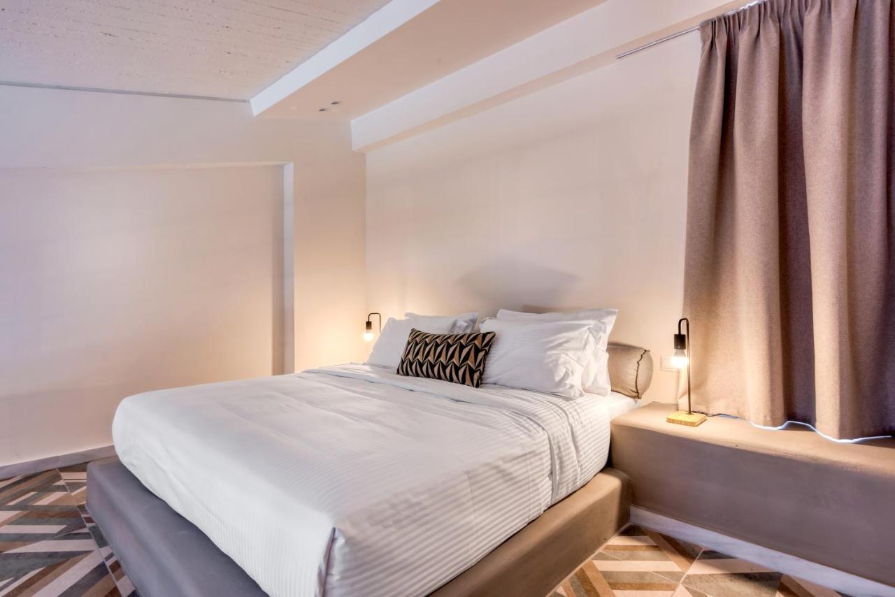 Saronis Suites Saronida ภายนอก รูปภาพ