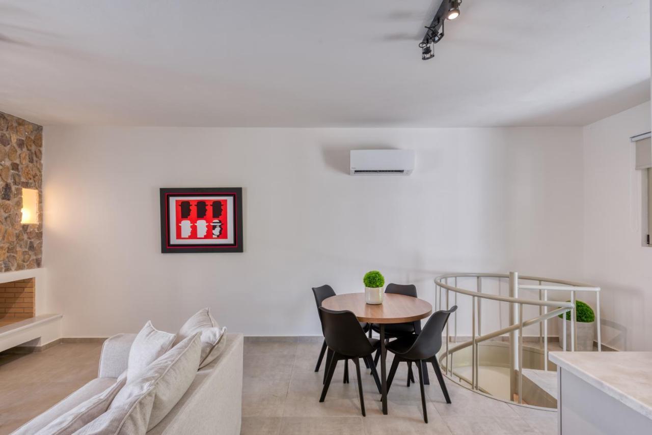 Saronis Suites Saronida ภายนอก รูปภาพ