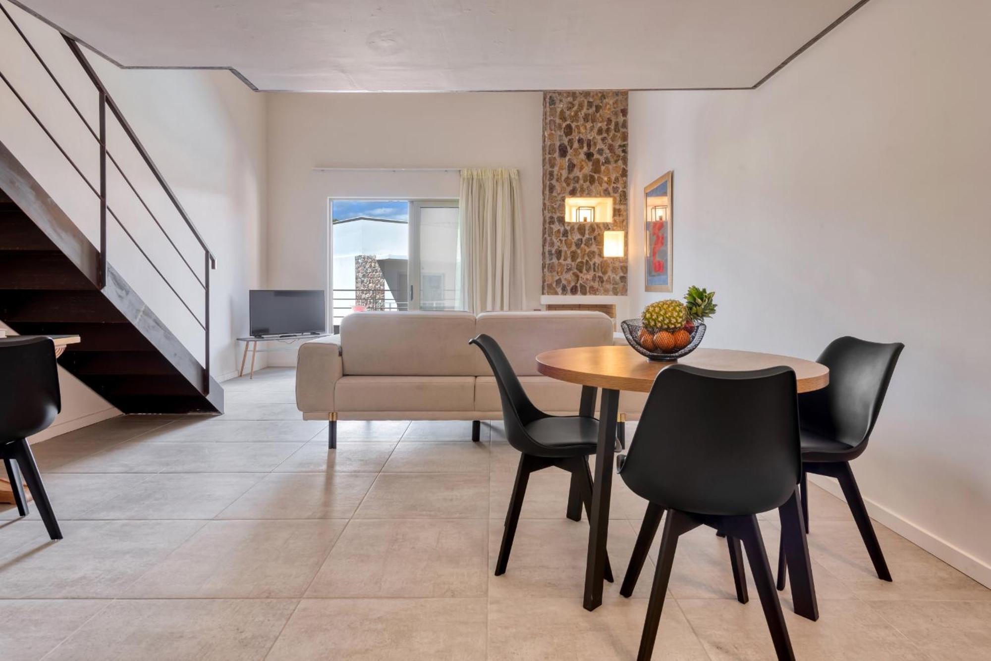 Saronis Suites Saronida ภายนอก รูปภาพ